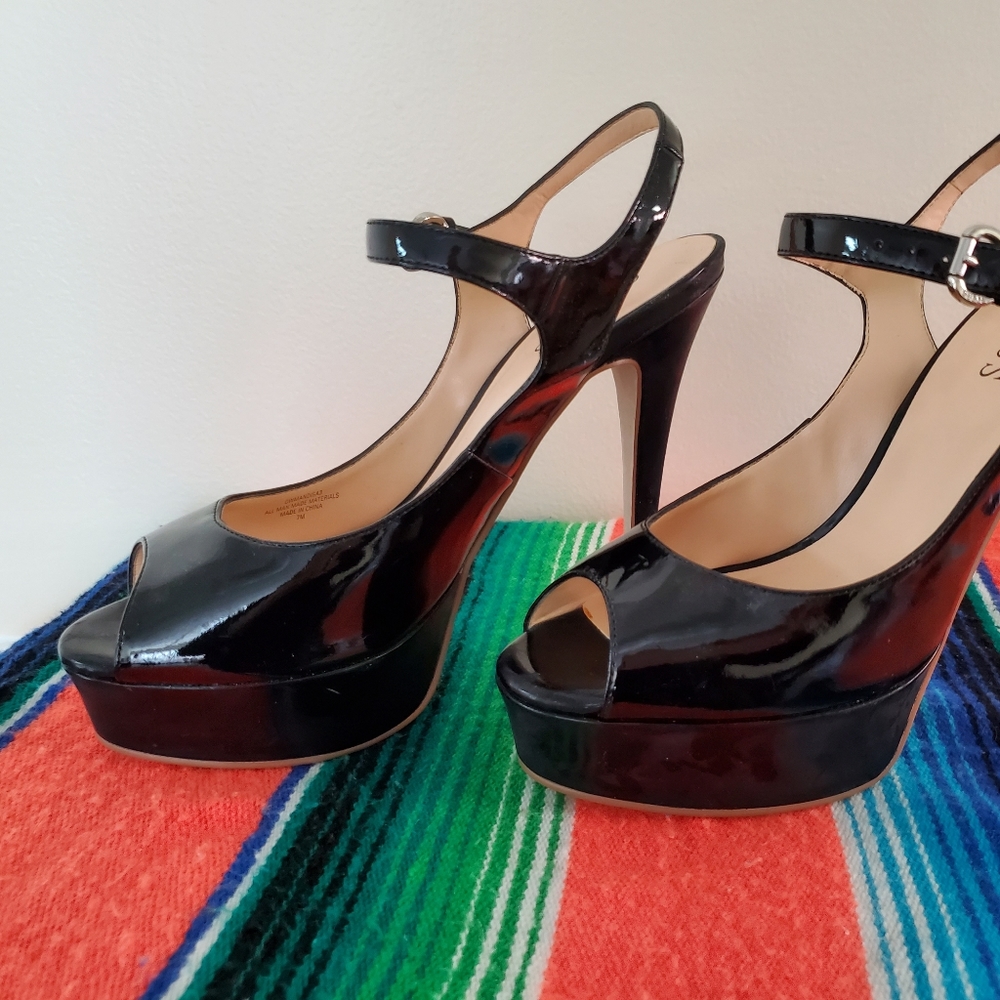 Guess black patent leather heels size 7. Like new.